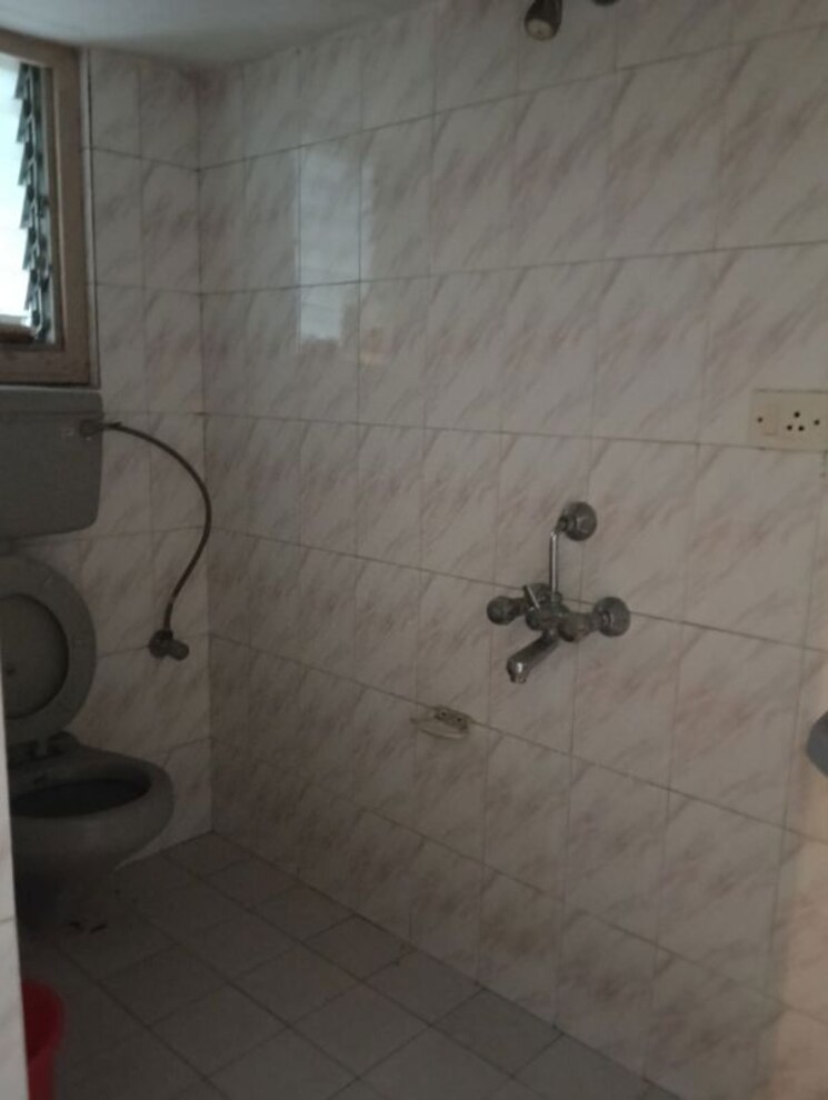 Bathroom, ashiana-chs-bandra-west 3 Bedroom 1400 Sq.Ft. Apartment In Bandra West Mumbai 9757395