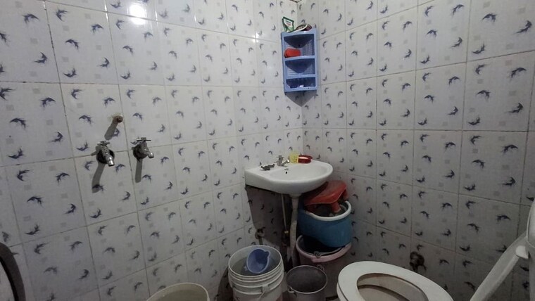 Attached Bathroom, ghazipur 2 Bedroom 1200 Sq.Ft. Apartment In Ghazipur Zirakpur 9402011