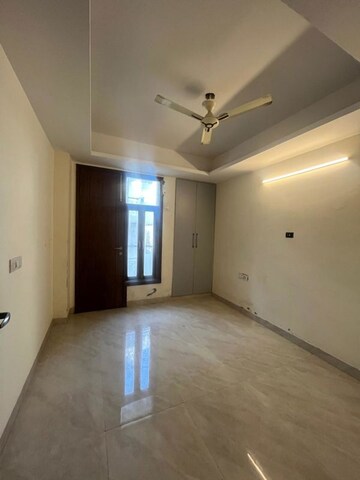 Room in 1 BHK Builder Floor at Saket – for Rent