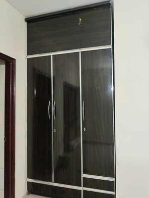 Building Lobby in 2 BHK Builder Floor at Unitech South City II, Sector 50 – for Rent