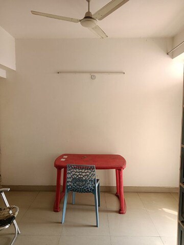 Room in 2 BHK Apartment at Supertech Cape Town, Sector 74 – for Sale