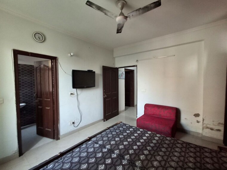 Bedroom, maya-garden-city 3 Bedroom 1600 Sq.Ft. Apartment In Lohgarh Zirakpur 9401055