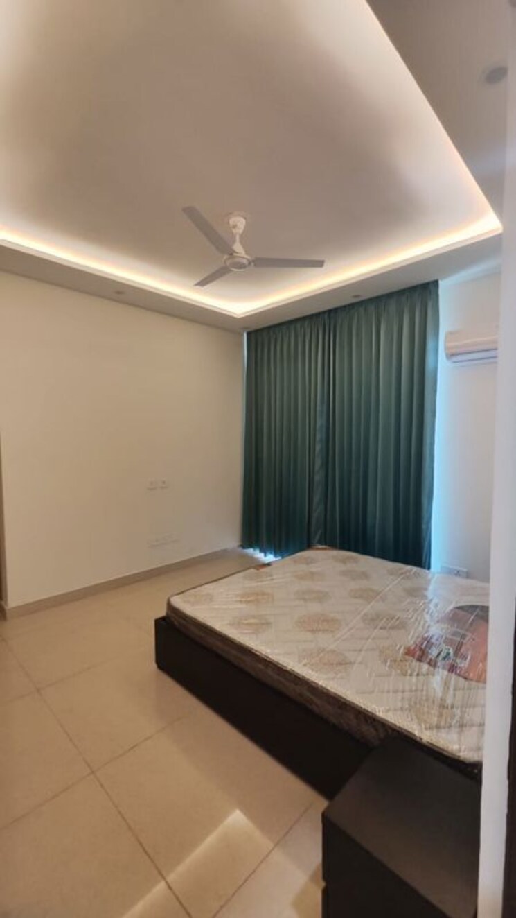 Bedroom, maya-green-lotus-saksham 3 Bedroom 1346 Sq.Ft. Apartment In International Airport Road Zirakpur 9400537