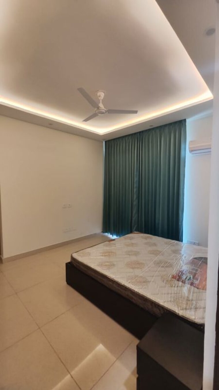 Bedroom, maya-green-lotus-saksham 3 Bedroom 1346 Sq.Ft. Apartment In International Airport Road Zirakpur 9400537