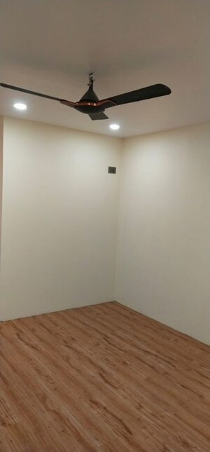 Room in 1 BHK Builder Floor at Panchsheel Enclave – for Rent