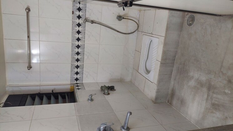 Bathroom, silver-square-chs-ltd 1 Bedroom 480 Sq.Ft. Apartment In Santacruz East Mumbai 9757508