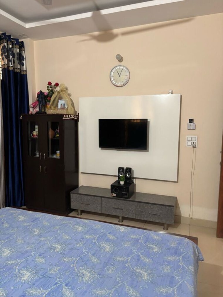 Room, shri-devaji-residency 3 Bedroom 1300 Sq.Ft. Apartment In Dhakoli Zirakpur 9624173