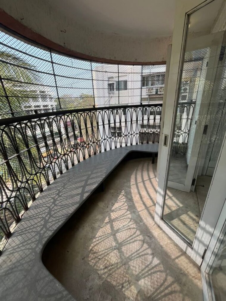 Balcony, prabhadevi 3 Bedroom 1300 Sq.Ft. Apartment In Prabhadevi Mumbai 9757534
