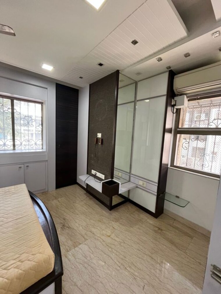 Room, prabhadevi 3 Bedroom 1300 Sq.Ft. Apartment In Prabhadevi Mumbai 9757534