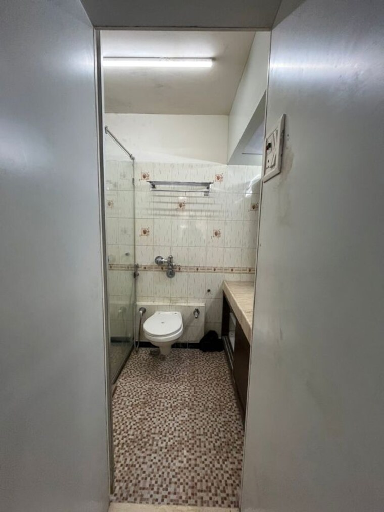 Bathroom, prabhadevi 3 Bedroom 1300 Sq.Ft. Apartment In Prabhadevi Mumbai 9757534