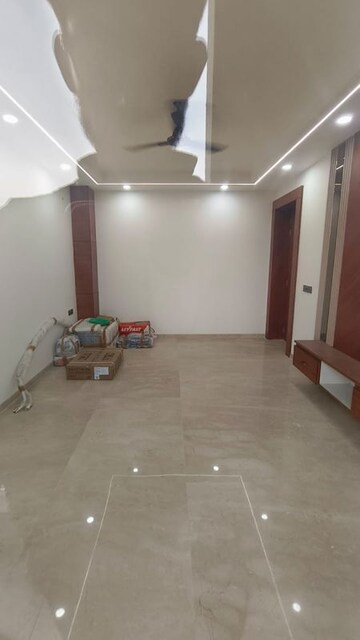 Room in 3 BHK Builder Floor at Sector 23 – for Rent