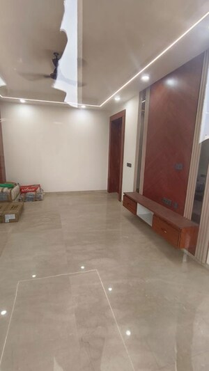 Room in 3 BHK Builder Floor at Sector 23 – for Rent