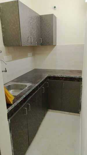 Kitchen in 1 BHK Builder Floor at Sector 40 – for Rent