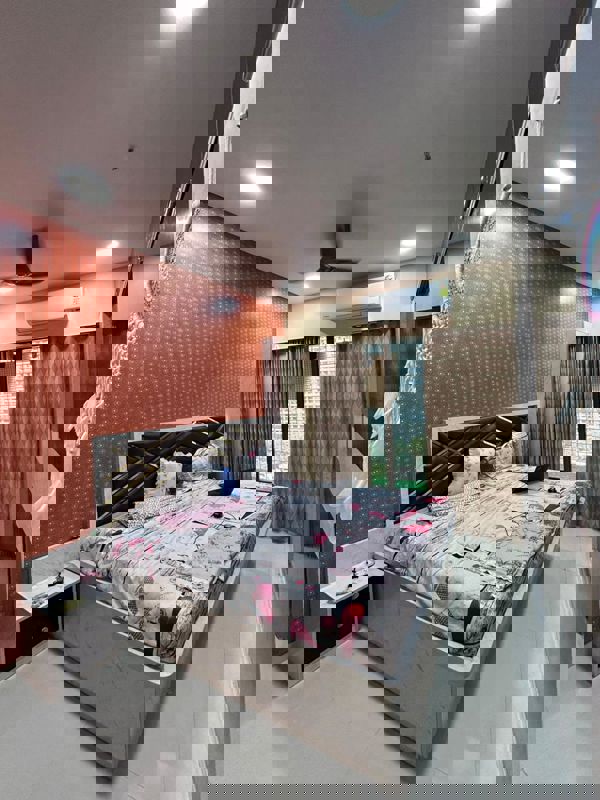 2 BHK Apartment For Rent in Omkar Signet