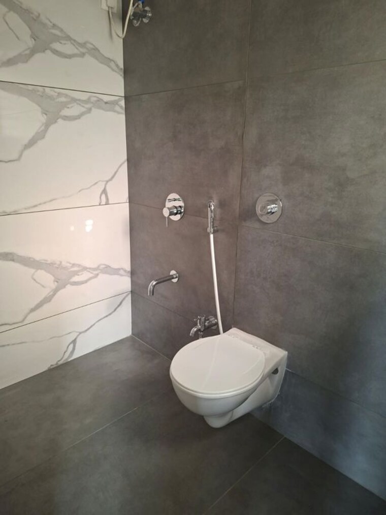 Bathroom, raunak-heights 1 Bedroom 405 Sq.Ft. Apartment In Ghodbunder Road Thane 9757624
