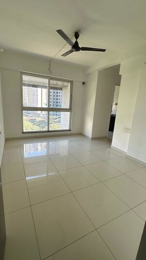 Room in 1 BHK Apartment at Puranik Tokyo Bay Phase 2A, Kasarvadavali – for Rent