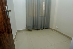 Bathroom in 3 BHK Apartment at Mahagun Mirabella, Sector 79 – for Rent