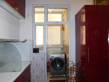 Living Room in 4 BHK Apartment at Mahagun Mywoods, Sector 16c Greater Noida – for Rent