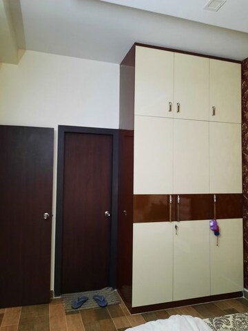 Furnished Amenities in 4 BHK Apartment at Mahagun Mywoods, Sector 16c Greater Noida – for Rent