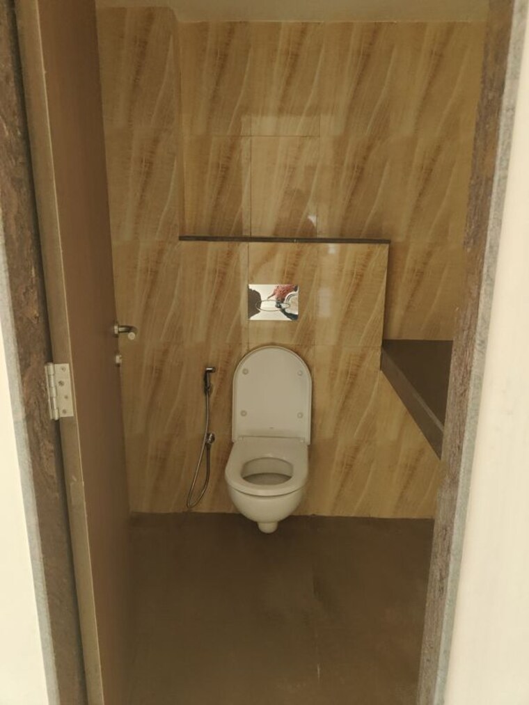 Bathroom, lodha-amara 3 Bedroom 1350 Sq.Ft. Apartment In Kolshet Road Thane 9757715