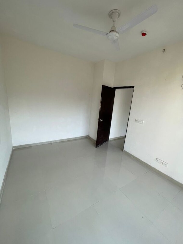 Room, amrapali-golf-homes 2 Bedroom 835 Sq.Ft. Apartment In Sector 4 Greater Noida Greater Noida 9757728