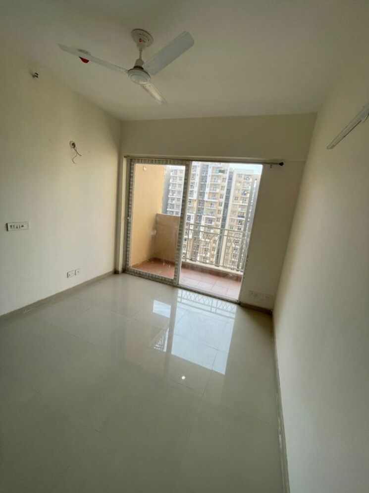 Room, amrapali-golf-homes 2 Bedroom 835 Sq.Ft. Apartment In Sector 4 Greater Noida Greater Noida 9757728