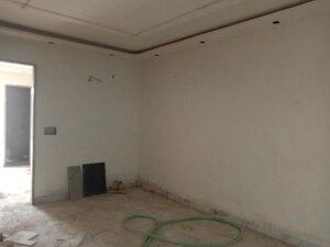 Room in 3 BHK Builder Floor at Dwarka Mor – for Sale