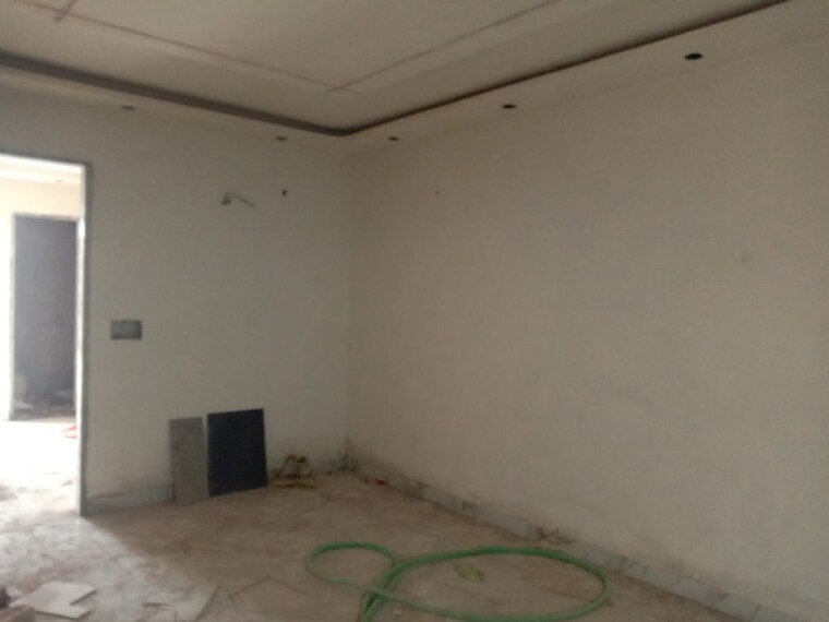 Room, dwarka mor 3 Bedroom 927 Sq.Ft. Builder Floor In Dwarka Mor Delhi 9754718