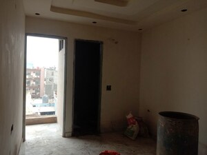 Room in 3 BHK Builder Floor at Dwarka Mor – for Sale