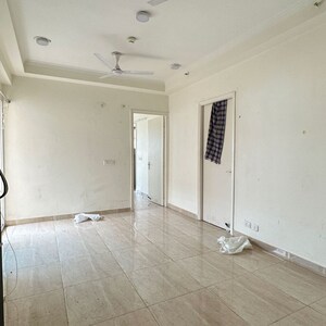 Room in 3 BHK Apartment at Gaur 14th Avenue High Street, Panchsheel Green – for Rent
