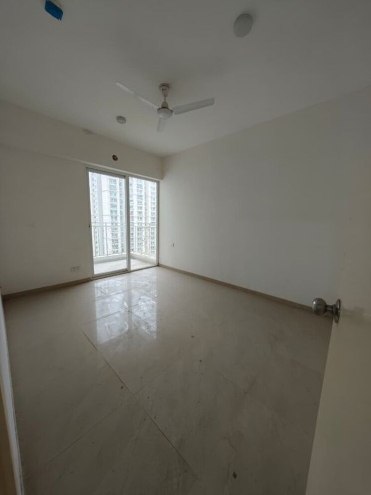 Room, mahagun-mywoods 3 Bedroom 1240 Sq.Ft. Apartment In Sector 16c Greater Noida Greater Noida 9757744