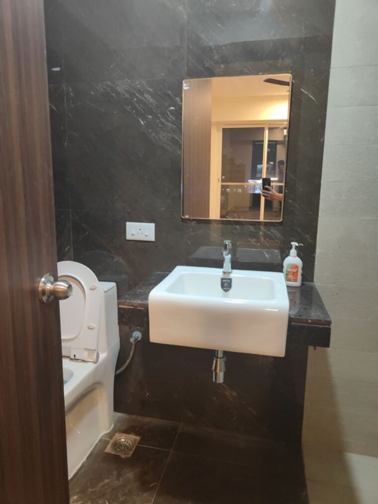 Bathroom, embassy-one-thane 1 Bedroom 550 Sq.Ft. Apartment In Panch Pakhadi Thane 9757749