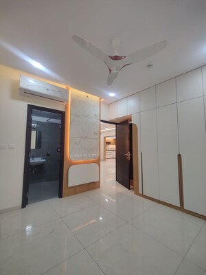 Room in 3 BHK Apartment at Rajapushpa Provincia, Narsingi – for Rent