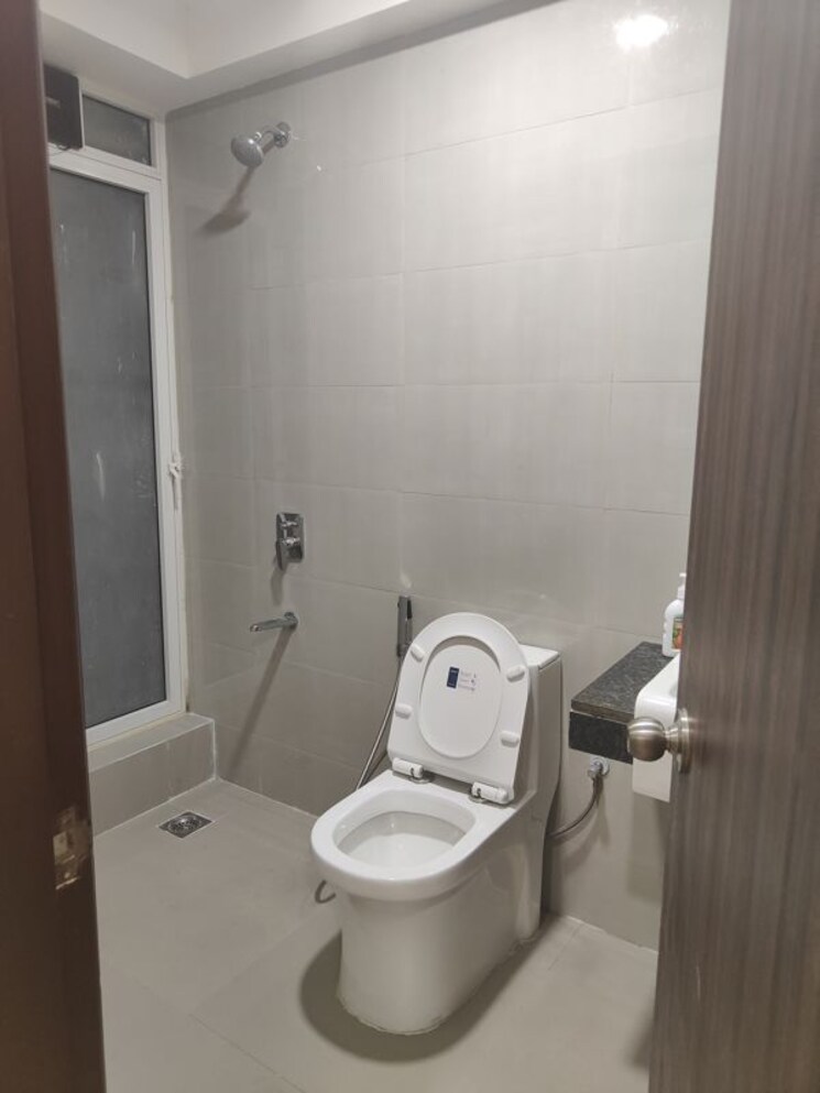 Bathroom, embassy-one-thane 2 Bedroom 1100 Sq.Ft. Apartment In Panch Pakhadi Thane 9757764