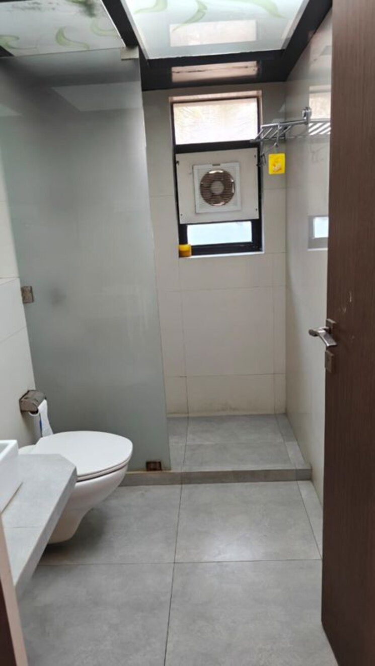 Bathroom, kalpataru-residency-mumbai 3 Bedroom 1700 Sq.Ft. Apartment In Sion Mumbai 9757540