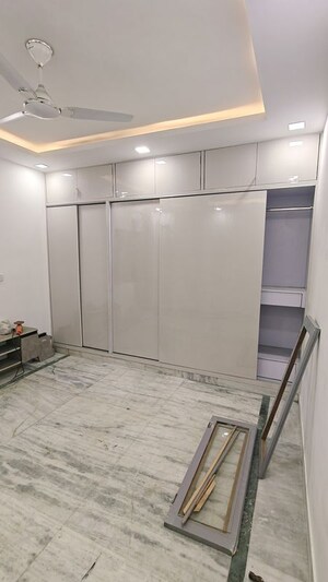 Room in 3 BHK Builder Floor at Malviya Nagar – for Rent