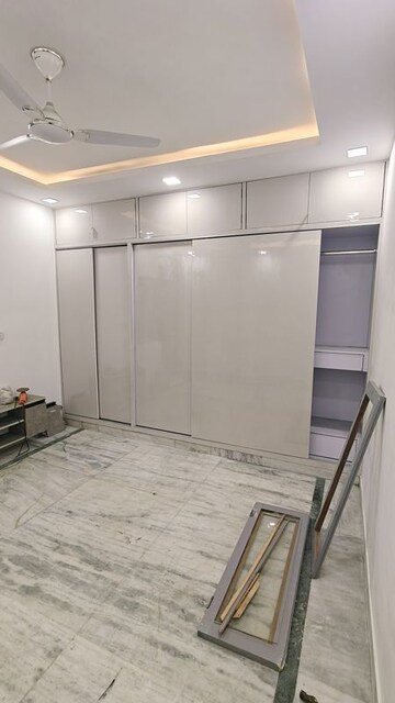 Room in 3 BHK Builder Floor at Malviya Nagar – for Rent