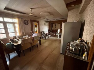 Parking in 4 BHK Apartment at Parsvnath Platinum, Sector Swarn Nagri – for Sale