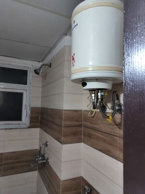 Bathroom in 2.5 BHK Apartment at Amrapali Golf Homes, Sector 4 Greater Noida – for Rent