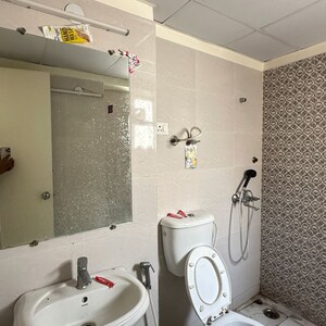 Team Area in 2 BHK Apartment at Gaur City 7th Avenue, Sector 4 Greater Noida – for Rent