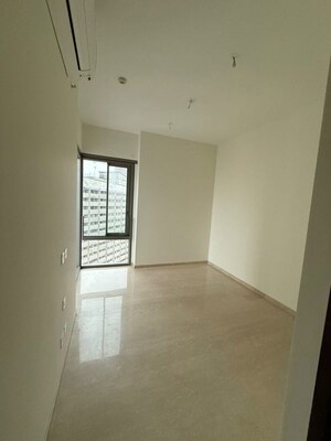 Room in 2 BHK Apartment at Piramal Mahalaxmi, Mahalaxmi – for Rent