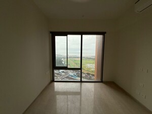 Room in 2 BHK Apartment at Piramal Mahalaxmi, Mahalaxmi – for Rent