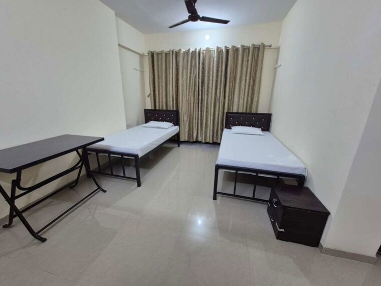 Room, chembur Pg For Boys & Girls In Chembur 9757805
