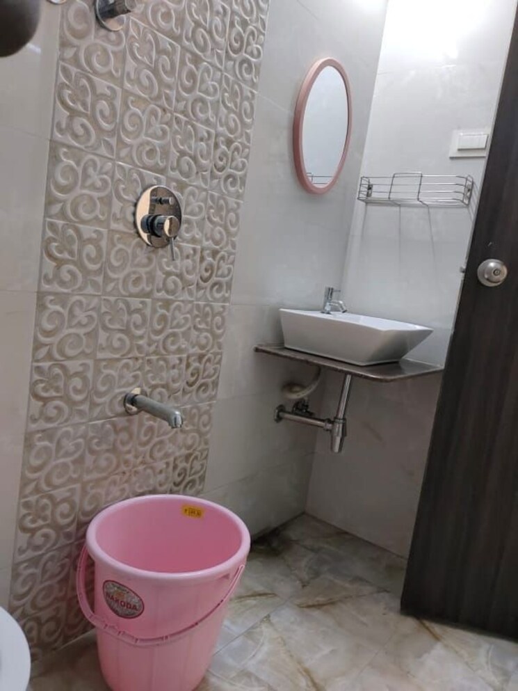 Bathroom, malad west Pg For Boys & Girls In Malad West 9757784