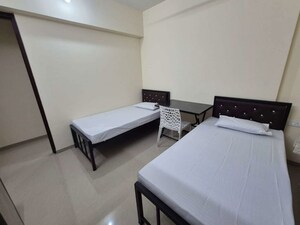 Bedroom in  Pg at Malad East – for Rent