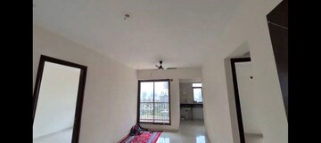 Room in 2 BHK Apartment at Chandak 34 Park Estate, Goregaon West – for Rent