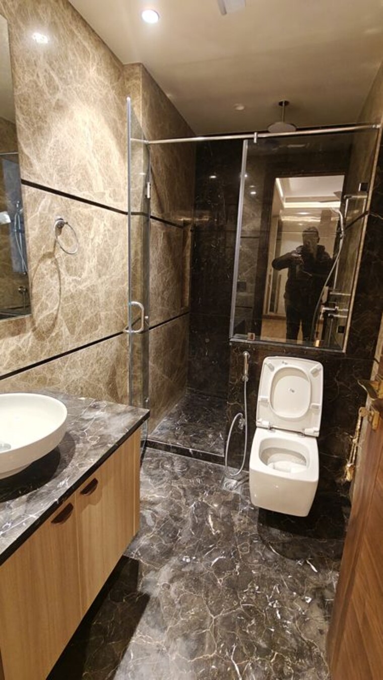 Bathroom, panchsheel park 4 Bedroom 3200 Sq.Ft. Builder Floor In Panchsheel Park Delhi 9757825