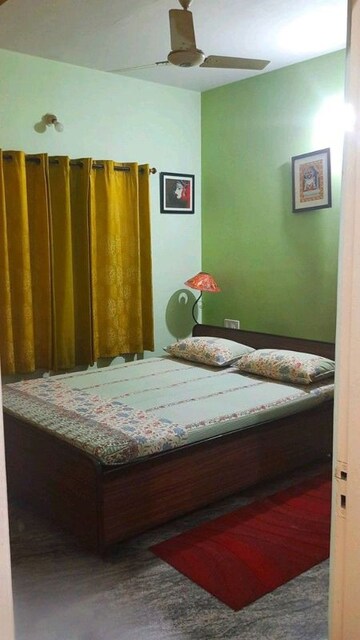 Room in  Pg at Vineet Khand – for Rent