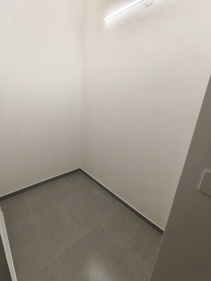 Room in 3 BHK Apartment at Adani Ten BKC, Bandra East – for Rent