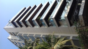 4 BHK Apartment For Sale in Khar West